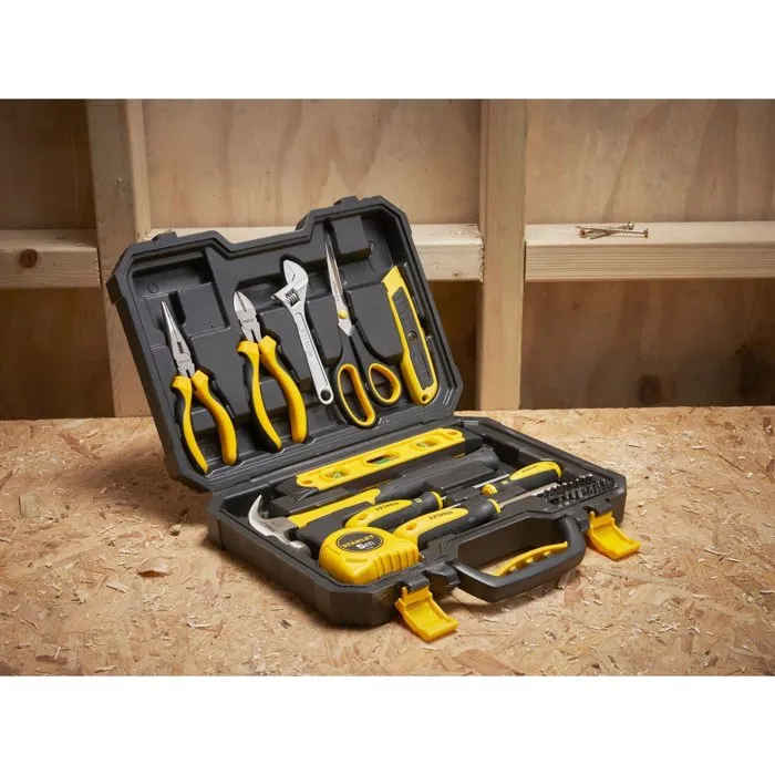 Stanley STHT78050-1 - Coffret d'outillage 28 pièces mallette plastique noir et jaune avec pince bec, coupe, clé à molette, marteau, mètre 5m