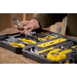 Stanley STHT78050-1 - Coffret d'outillage 28 pièces mallette plastique noir et jaune avec pince bec, coupe, clé à molette, marteau, mètre 5m
