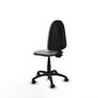 Chaise de bureau Aýna avec mécanisme de contact permanent de base, revêtue de simili cuir gris clair. Équipée d'une base en polyamide noir, sans accoudoirs et de roulettes en nylon de 50 mm.
