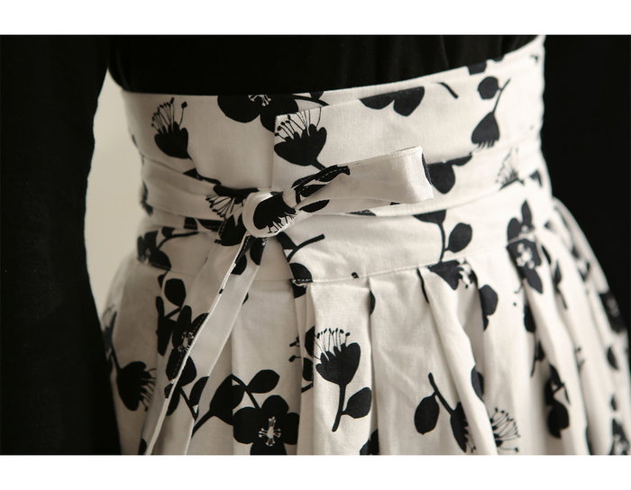 Dailylike Étoffe en coton imprimée fleurs tissage Oxford 1,50m x 3m Dailylike Étoffe en coton imprimée fleurs tissage Oxford 1,50m x 3m