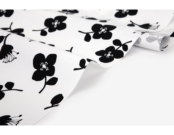 Dailylike Étoffe en coton imprimée fleurs tissage Oxford 1,50m x 3m Dailylike Étoffe en coton imprimée fleurs tissage Oxford 1,50m x 3m