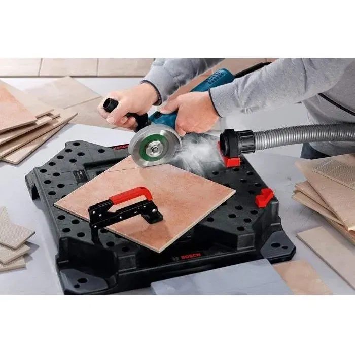 Bosch Professional Meuleuse Angulaire GWS 1400 (0601824800) avec capot de protection indéformable Bosch Professional Meuleuse Angulaire GWS 1400 (0601824800) avec capot de protection indéformable
