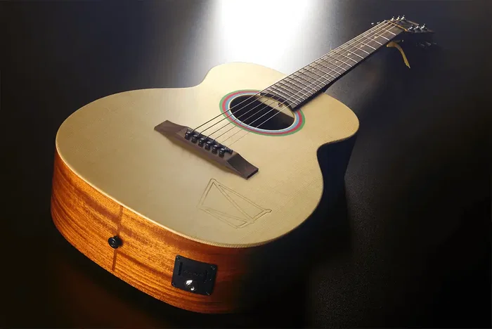 LAG Travel Signature Vianney A/E Guitare Acoustique-Électrique de Voyage - Natural LAG Travel Signature Vianney A/E Guitare Acoustique-Électrique de Voyage - Natural