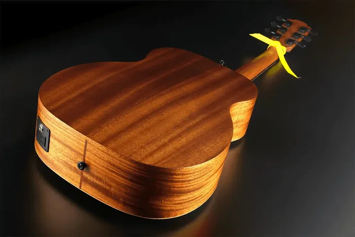 LAG Travel Signature Vianney A/E Guitare Acoustique-Électrique de Voyage - Natural LAG Travel Signature Vianney A/E Guitare Acoustique-Électrique de Voyage - Natural