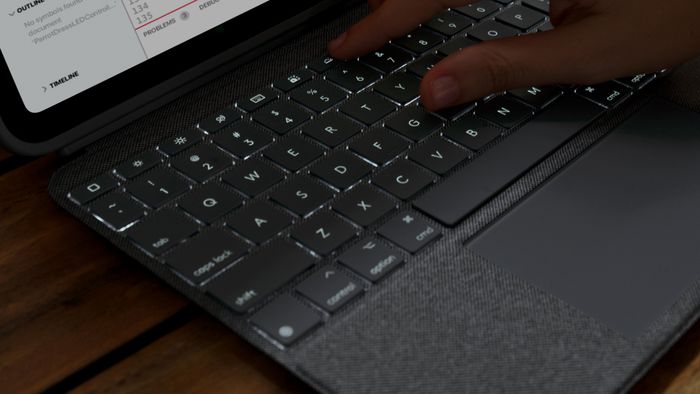 Logitech Combo Touch avec clavier détachable et pavé tactile pour iPad
