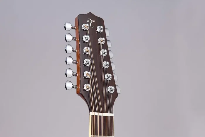 Takamine EF400SC-TT Guitare électroacoustique Dreadnought cutaway