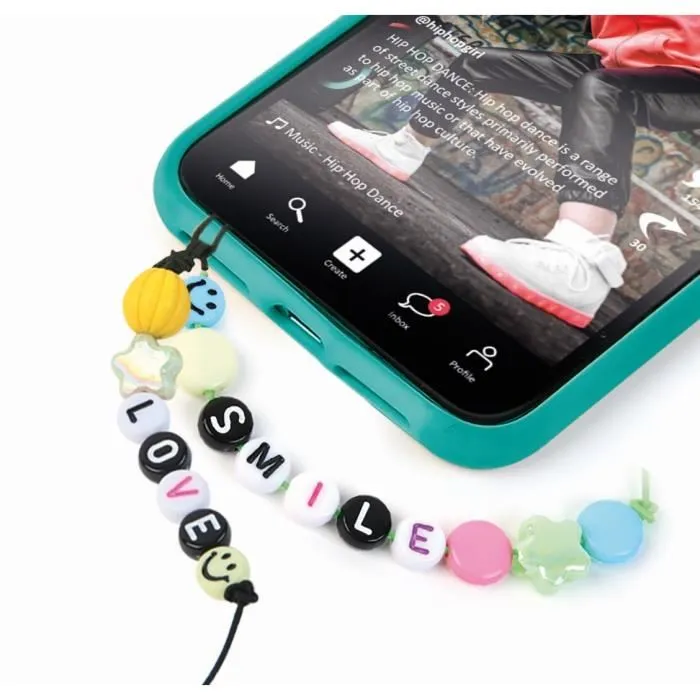 Clementoni Crazy Chic - Coffret Création de Bijoux et Accessoires avec Perles, Lettres et Strass - Kit Loisirs Créatifs pour Enfants Dès 7 Ans