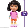 Spin Master Poupée Dora l'exploratrice interactive avec sac à dos - Chante 2 chansons, 10 sons, carte éducative - Jeu bilingue français/anglais - À partir de 3 ans