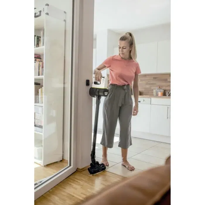 Karcher Aspirateur Balai Sans Fil VC 4 Cordless MyHome Pet avec Kit Poils d'Animaux, 30 min d'Autonomie, Support Mural Inclus