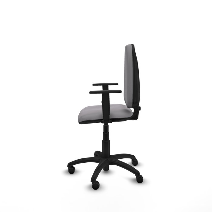 Chaise de bureau Aýna avec mécanisme de contact permanent de base, rembourrée en simili cuir gris. Équipée d'une base en polyamide noir, d'accoudoirs 1D et de roulettes pour parquet Chaise de bureau Aýna avec mécanisme de contact permanent de base, rembourrée en simili cuir gris. Équipée d'une base en polyamide noir, d'accoudoirs 1D et de roulettes pour parquet