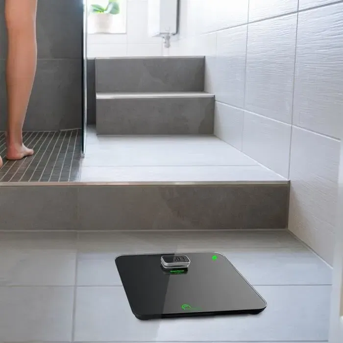 Little Balance Pese-personne 8276 Kinetic Premium, sans piles et rechargeable par bouton, 180 kg / 100 g précision, plateau verre trempé 300 x 300 mm, Noir