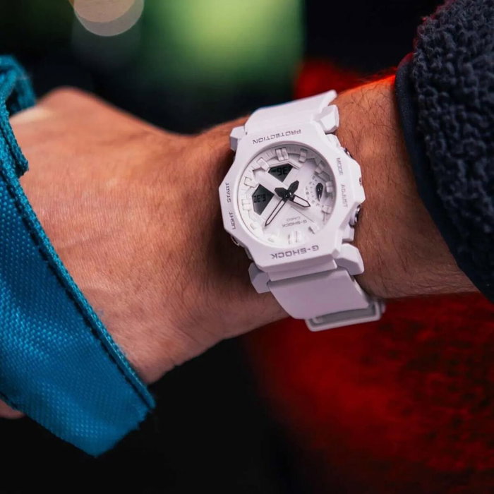 Casio GA-2300-7AER Blanc