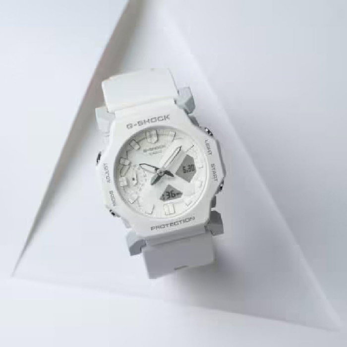 Casio GA-2300-7AER Blanc
