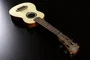 LAG Tiki Uku Baby Soprano Ukulélé Électro-Acoustique Slim Arch Back, Table en Épicéa Massif, Fond en Acajou