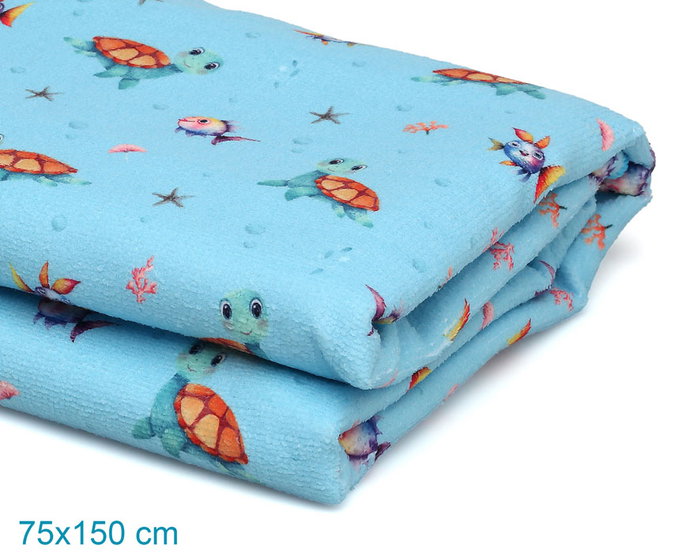 KioKids Toalla Toile de Plage et Piscine en Microfibre - Motif Tortues Bleu - 75x150 cm - Sac Filet et Mousqueton Inclus - Idéal pour Bébé et Enfant