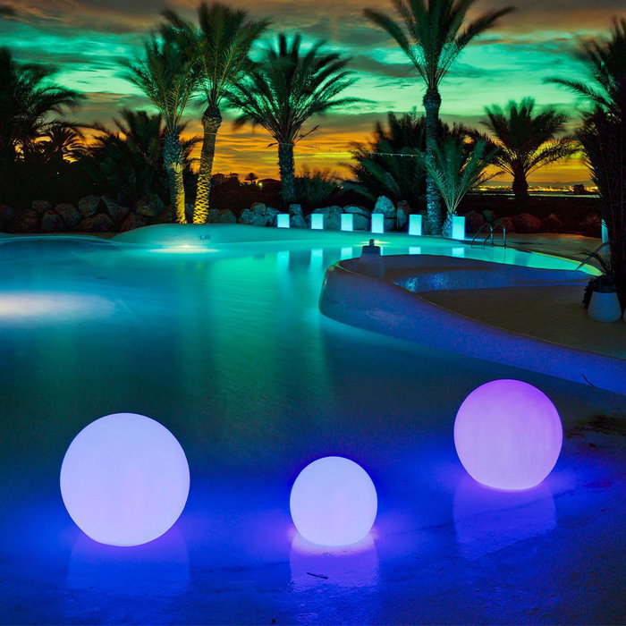 New Garden Buly 40 Lampe flottante ronde solaire rechargeable RGB Ø40 x 35 cm IP68 avec télécommande New Garden Buly 40 Lampe flottante ronde solaire rechargeable RGB Ø40 x 35 cm IP68 avec télécommande