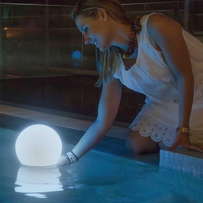 New Garden Buly 40 Lampe Flottante LED Solaire RGB New Garden Buly 40 Lampe Flottante LED Solaire RGB