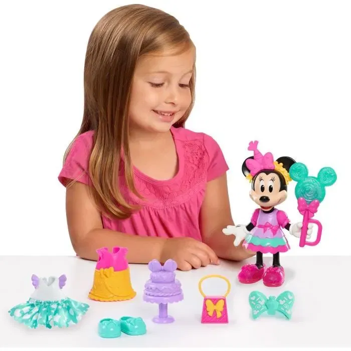 Disney - Coffret Poupée Articulée Minnie Mouse Sweet Party 15 cm - Avec Robes, Accessoires et Étui de Transport