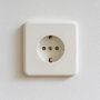 WOLFPACK LINEA PROFESIONAL Base de surface Schuko avec terre, blanc