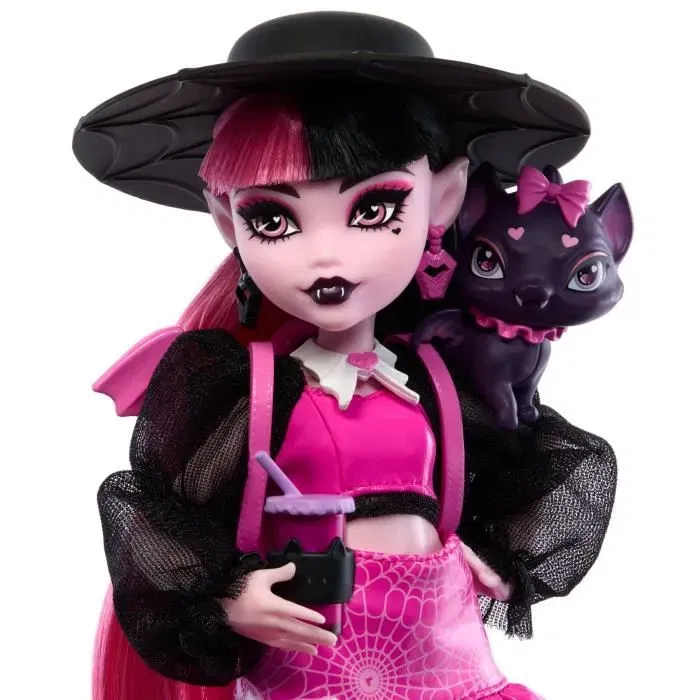 Monster High Poupée Draculaura HRP64 avec Animal de Compagnie Count Fabulous et Accessoires - Tenue Fuchsia et Noire