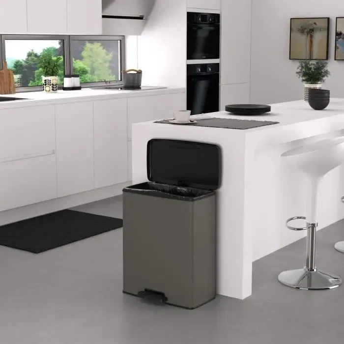 Curver Poubelle Rectangle Deco Bin 65 L Anthracite, Grande Capacité, Dimensions 49 x 32 x 61 cm Curver Poubelle Rectangle Deco Bin 65 L Anthracite, Grande Capacité, Dimensions 49 x 32 x 61 cm