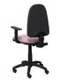 Chaise de bureau Aýna avec mécanisme Contact permanent de base, rembourrée de tissu rose pâle. Équipée d'une base en polyamide noir, d'accoudoirs 1D et de roulettes en nylon de 50 mm