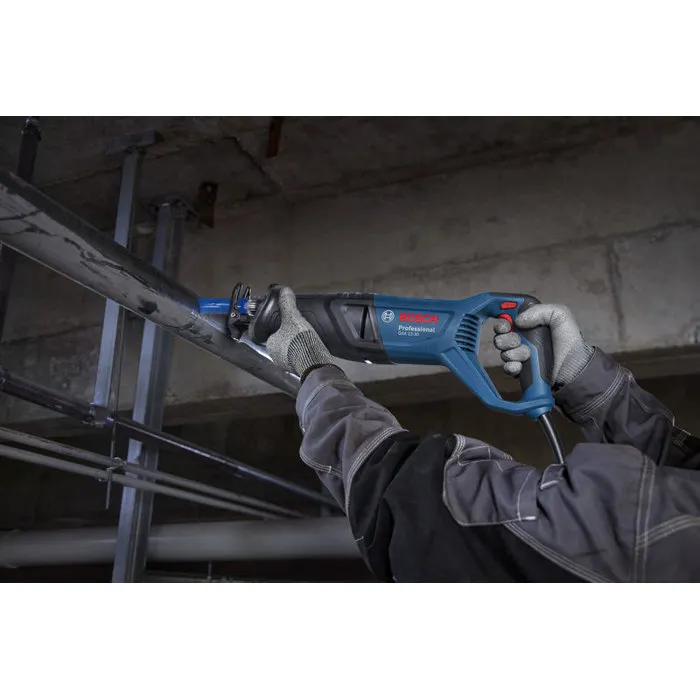 Bosch Professional Scie Sabre GSA 12-30 avec 2 Lames S 2345 X et S 1127 BEF et Coffret - Pour Couper Métal, Bois, Plastique et Démolition