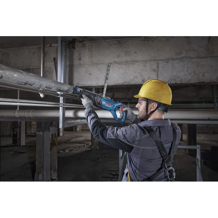 Bosch Professional Scie Sabre GSA 12-30 avec 2 Lames S 2345 X et S 1127 BEF et Coffret - Pour Couper Métal, Bois, Plastique et Démolition