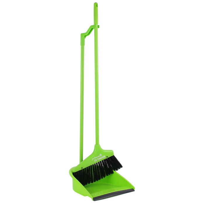 Je cherche une Idee Ensemble Balai et Pelle