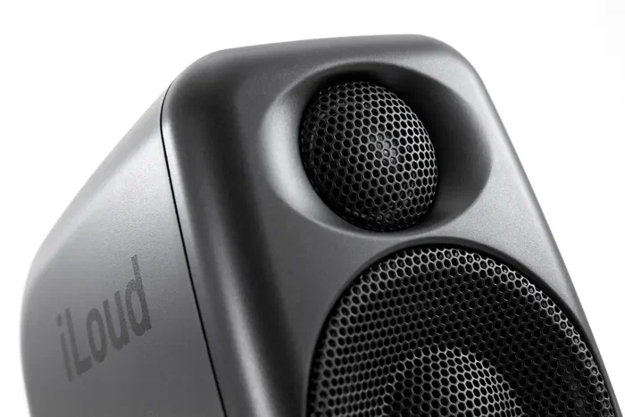 IK Multimedia iLoud Micro Monitor Pro (Paire) Moniteurs de Studio Compacts 50W RMS avec ARC et X-MONITOR IK Multimedia iLoud Micro Monitor Pro (Paire) Moniteurs de Studio Compacts 50W RMS avec ARC et X-MONITOR