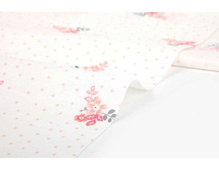 Dailylike Tissu coton Fleurs 1,60m x 3m épaisseur 30C Dailylike Tissu coton Fleurs 1,60m x 3m épaisseur 30C