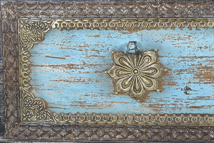 GINER Y COLOMER - Coffre de rangement en bois de manguier vieilli noir avec détails bleus et ouverture supérieure - 45 x 80 x 40 cm