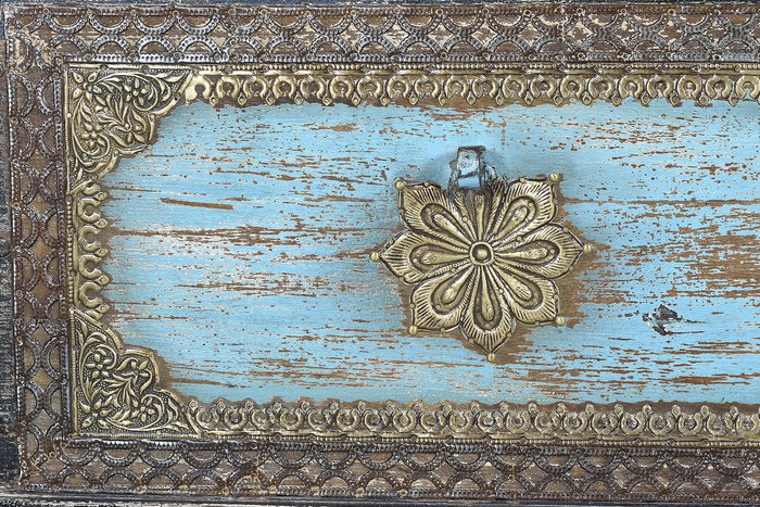 GINER Y COLOMER - Coffre de rangement en bois de manguier vieilli noir avec détails bleus et ouverture supérieure - 45 x 80 x 40 cm