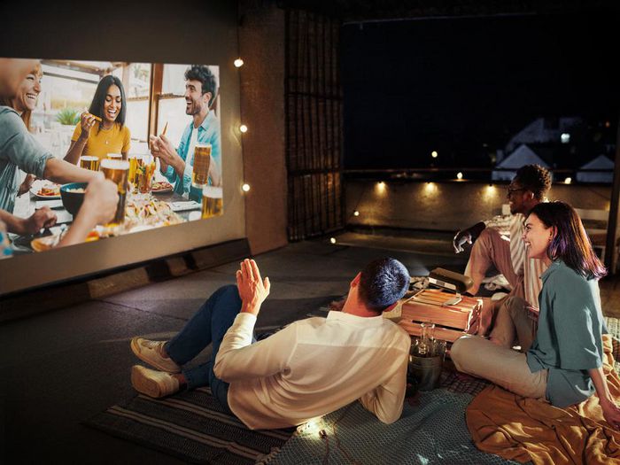 ViewSonic M1MAXN Projecteur LED Portable Ultra Compact et Intelligent - Full HD 1080p avec Google TV Intégré, Batterie, Harman Kardon, 150 000:1, 25dB