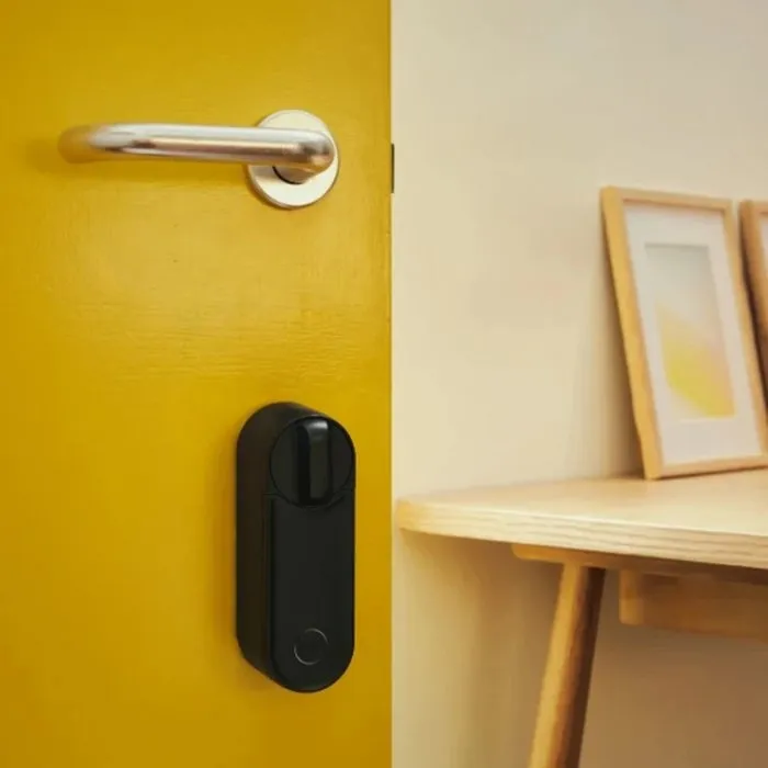 Yale Linus L2 - Serrure connectée intelligente en métal avec Wi-Fi, batterie rechargeable, déverrouillage par empreinte ou Yale Dot, finition noire mate