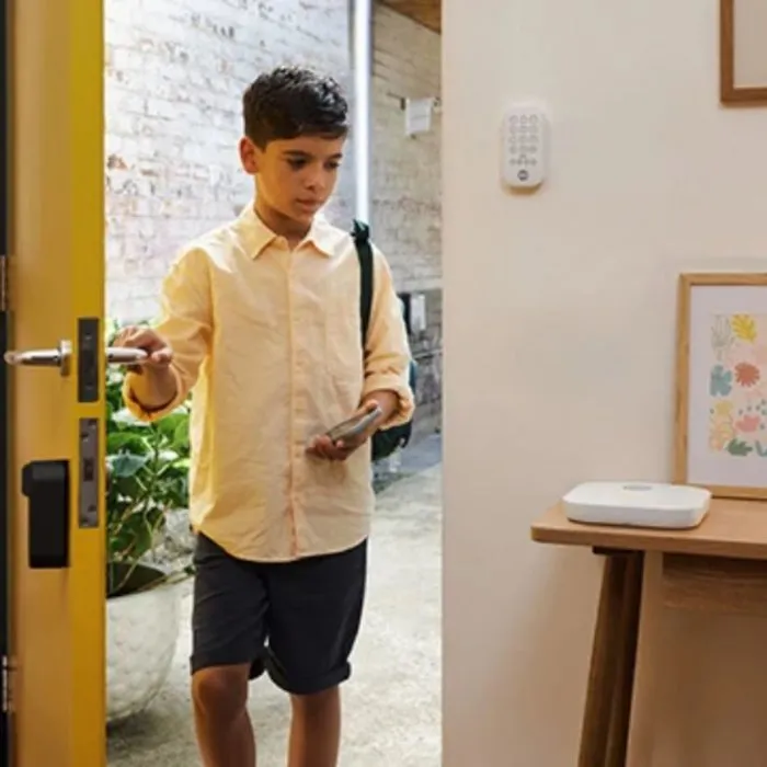 Yale Linus L2 - Serrure connectée intelligente en métal avec Wi-Fi, batterie rechargeable, déverrouillage par empreinte ou Yale Dot, finition noire mate