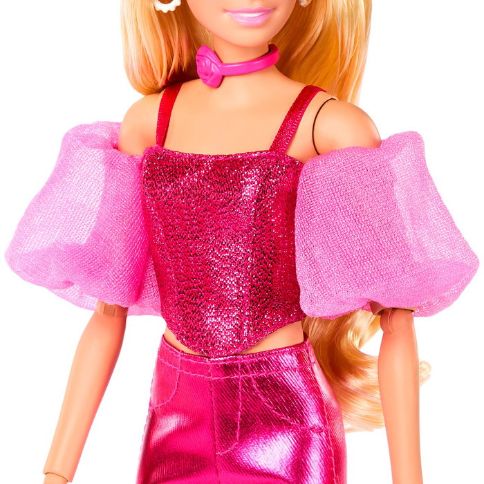 Barbie Poupée Deluxe Style avec tenue rose métallisé et cheveux blonds
