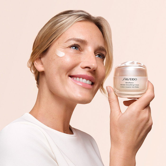 Shiseido Benefiance Crème Lissante Anti-Rides Boîte de 3 Pièces – Jour 50 ml + Sérum 10 ml + Nuit 15 ml