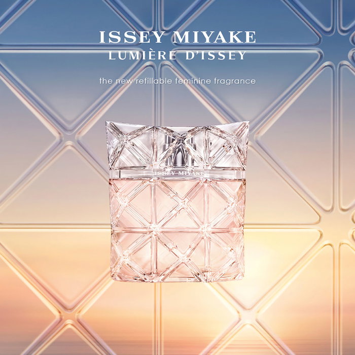 Issey Miyake Lumière d'Issey - Eau de Parfum pour Femme, Vaporisateur 30 ml, Floral Ambré aux Agrumes, 90% d'Ingrédients Naturels