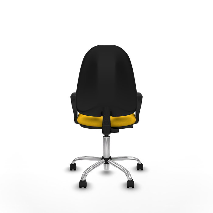 Chaise de bureau Algarra avec mécanisme de contact permanent de base, recouverte de tissu jaune. Équipée d'une base chromée, d'accoudoirs fixes et de roulettes en nylon de 50 mm