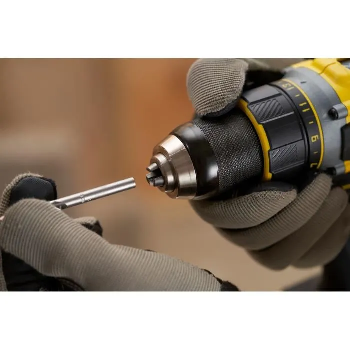 Stanley Fatmax Perceuse-visseuse sans fil 18V Brushless SFMCD720D2K-QW - 80 Nm - Avec 2 batteries Li-ion 2 Ah et chargeur Stanley Fatmax Perceuse-visseuse sans fil 18V Brushless SFMCD720D2K-QW - 80 Nm - Avec 2 batteries Li-ion 2 Ah et chargeur