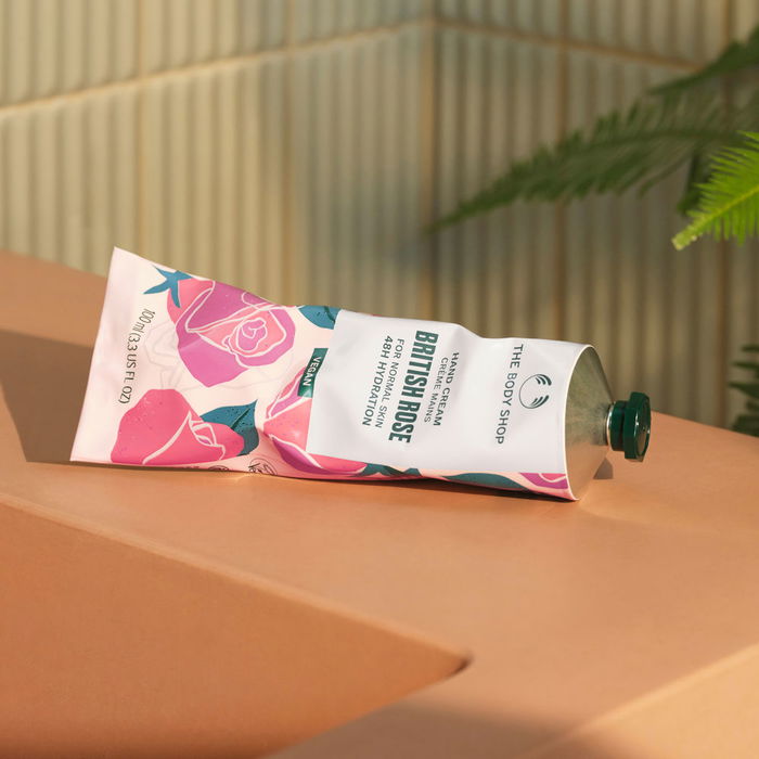 The Body Shop Crème pour les mains BRITISH ROSE 100 ml