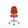 Chaise de bureau Algarra avec mécanisme Contact permanent de base, rembourrée de tissu orange foncé. Équipée d'une base chromée, sans accoudoirs et de roulettes autobloquantes