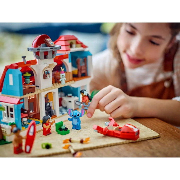 LEGO Disney La Maison sur la plage de Lilo et Stitch, 834 pièces