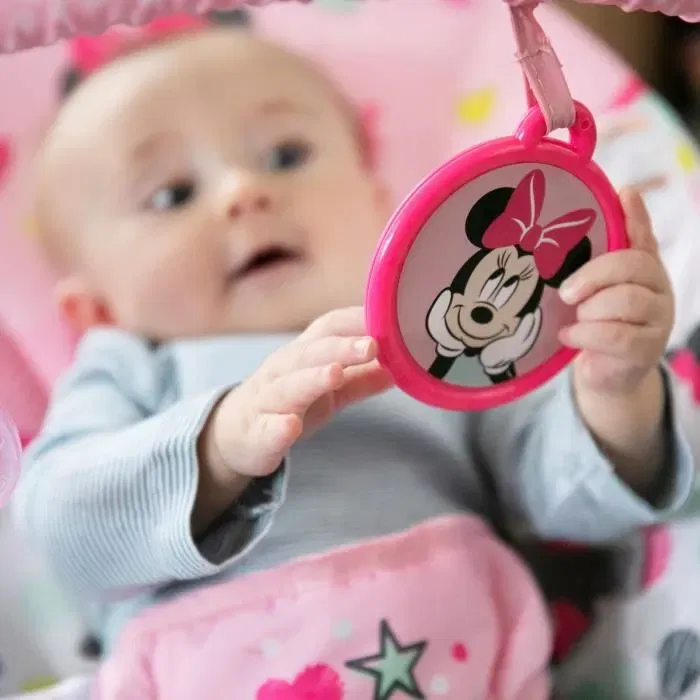Disney Baby - Transat Bébé Minnie Confettis avec Arche d'Éveil, Vibrations Apaisantes, Jouets Amovibles et Housse Lavable en Machine