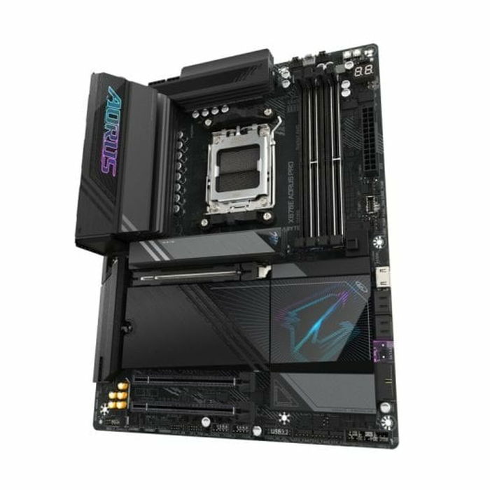 Gigabyte X870E AORUS PRO Carte mère AMD Socket AM5 (ATX) - Support AMD Ryzen 9000, DDR5 8000MHz (OC), 16+2+2 Phases VRM, Wi-Fi 7, USB4, 2.5 GbE, 4x M.2