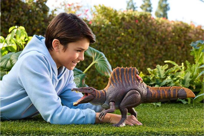 Mattel - Figurine Dinosaure Jurassic World Spinosaurus avec son et lumières - 25,4 x 55,83 x 11,43 cm - Fonctionne avec 3 piles LR44 incluses - Dès 4 ans