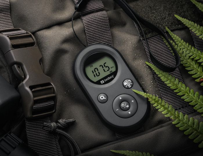 Sandberg - Radio de poche FM/AM avec batterie rechargeable et écouteurs, idéale pour activités de plein air et urgence