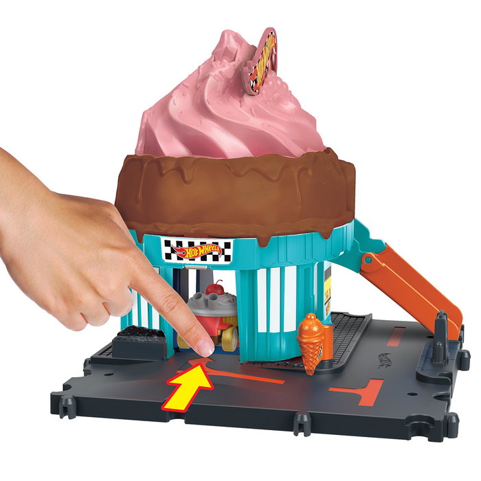Hot Wheels Set de jeu Ville Lets Race Glacière Htn77 Mattel - Circuit avec voiture 1:64, rampe pliable et spirale - Jouet pour enfants dès 4 ans Hot Wheels Set de jeu Ville Lets Race Glacière Htn77 Mattel - Circuit avec voiture 1:64, rampe pliable et spirale - Jouet pour enfants dès 4 ans