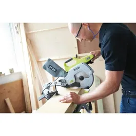 Ryobi EMS216L Scie à onglet radiale 1500W, Capacité de coupe 70 x 270 mm à 90°, Lame 216 mm 48 dents, Guidage laser et LED, 15 kg